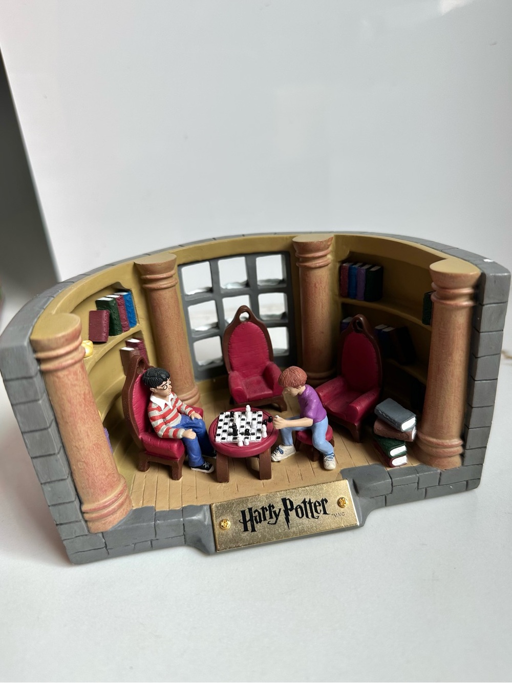 Rare 2001 Harry Potter Christmas Eve at Gryffindor Diorama WB Shield w/ Box